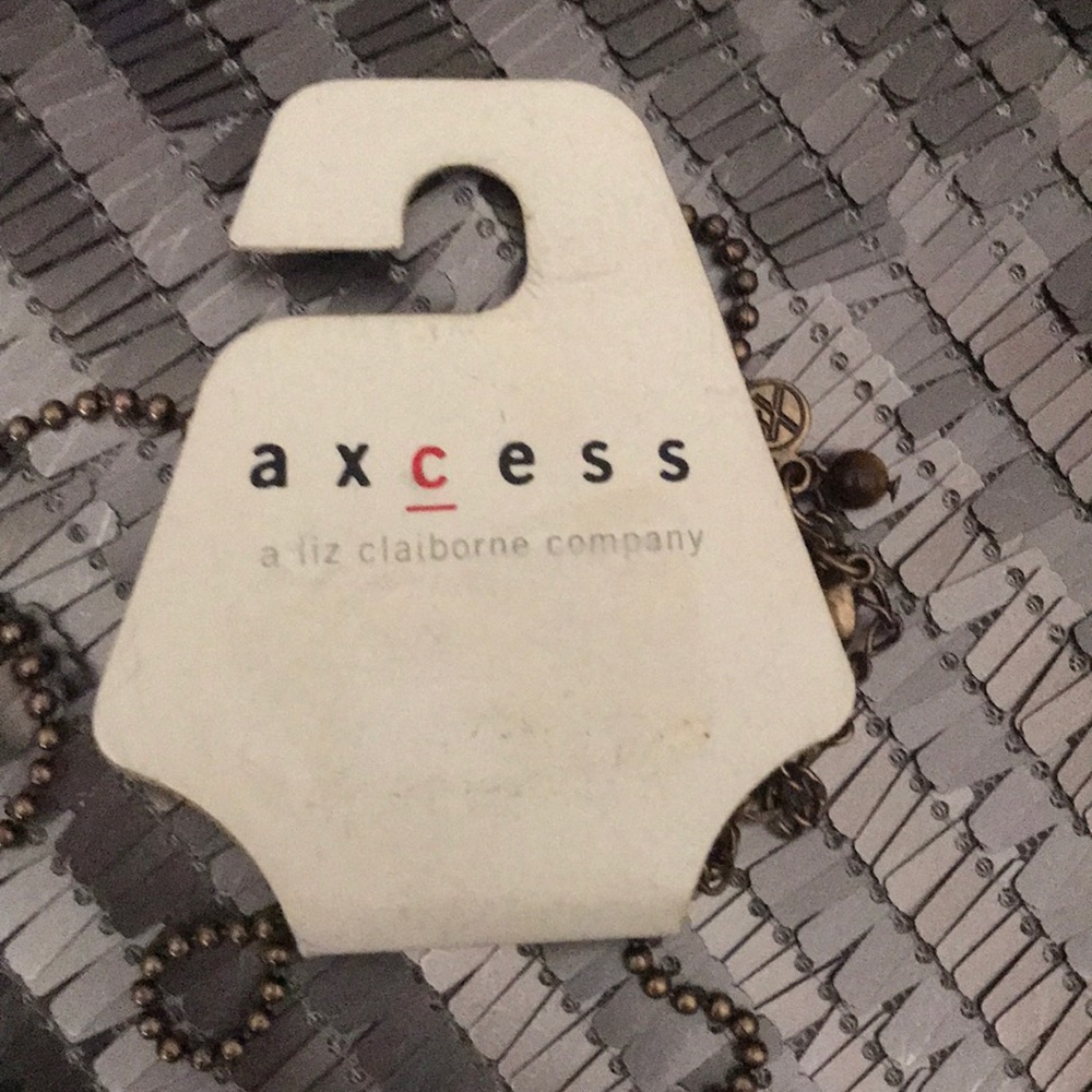 Axcess Necklace - Picture 3 of 7